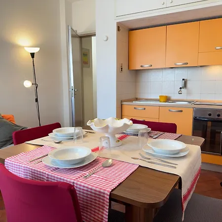Apartman 7 Min From The Sea, Close To The Historic Centre